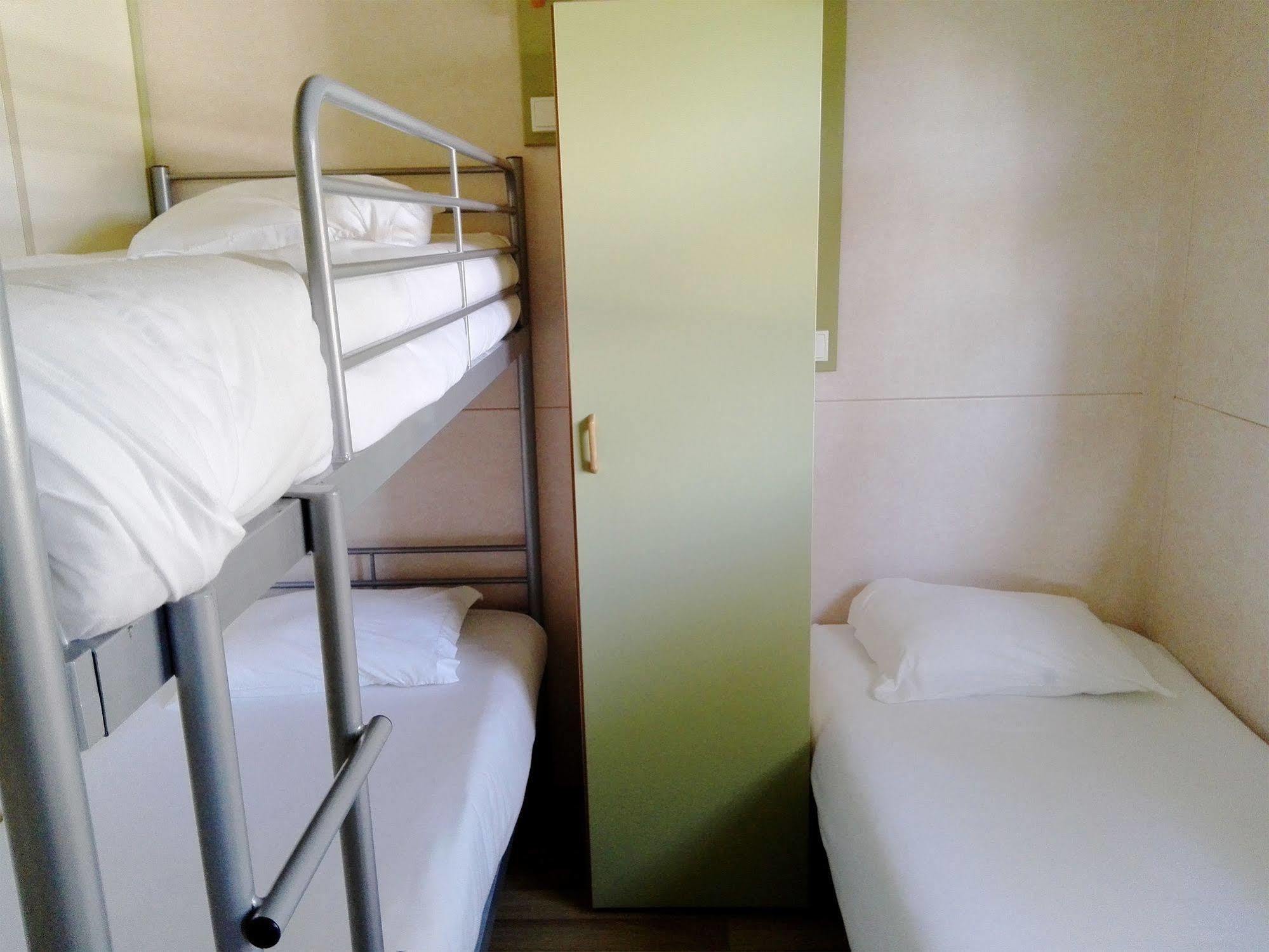 Orbitur Valado Bungalows Caravan Park Hotel Nazare Exterior photo